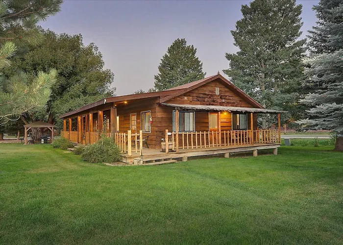 Vista Court Cabins & Lodge